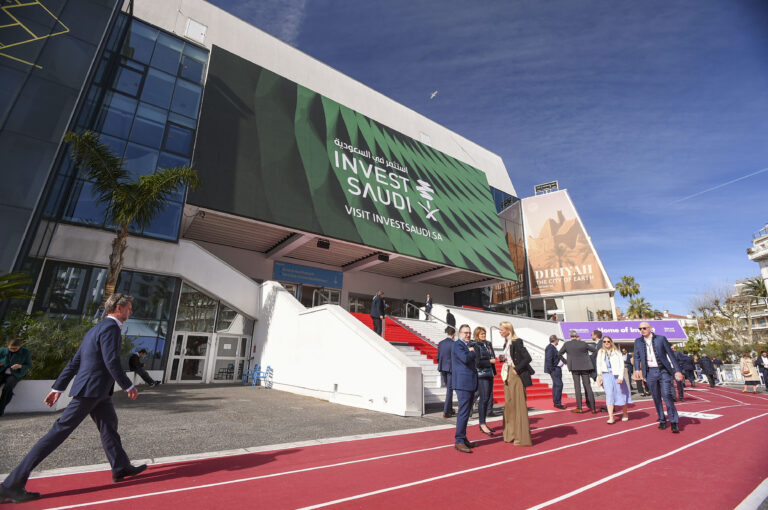 MIPIM 2023 - ATMOSPHERE - EXHIBITION AREA - OUTSIDE VIEW