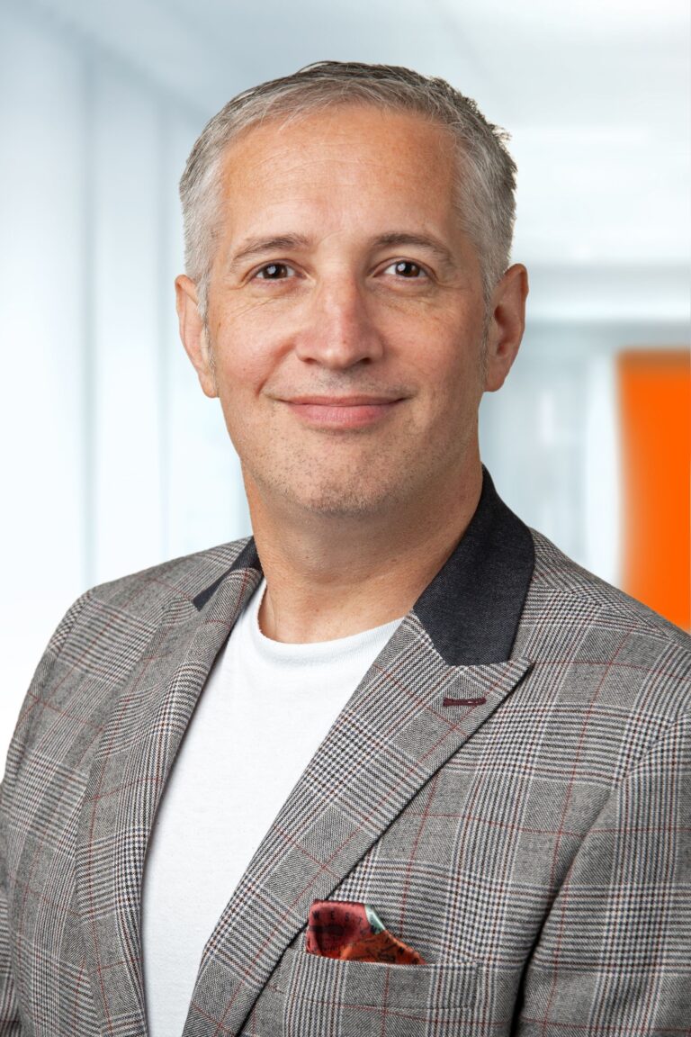 Rob Johnson, VP and Global Head of Solutions Engineering at SolarWinds - hires